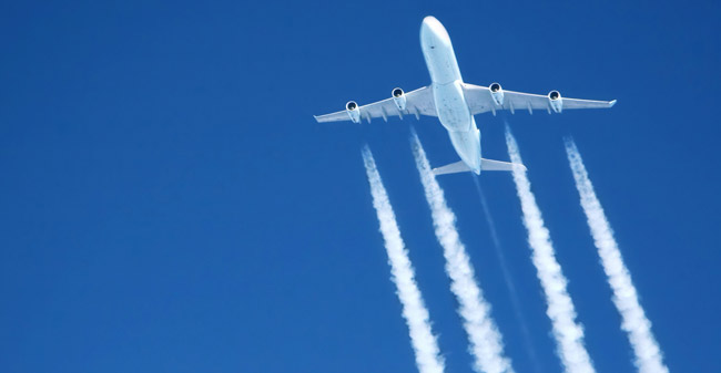 Sprejet prvi globalni standard za omejitev izpustov iz letal