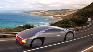 Prvi solarni športni avto, ki lahko pelje… neskončno daleč!